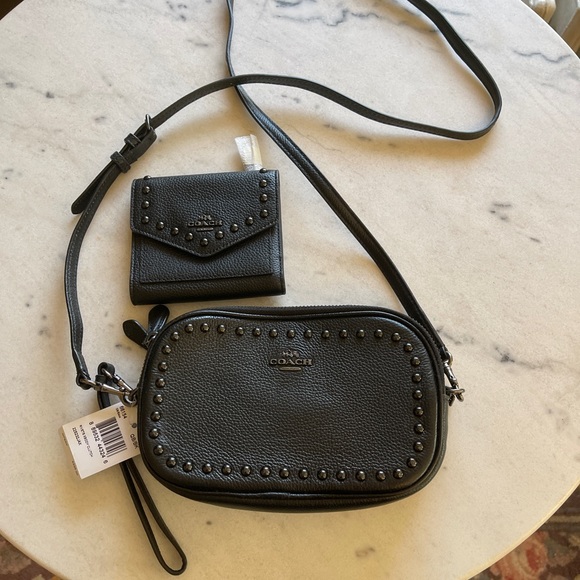 Coach purse and wallet - Picture 1 of 3